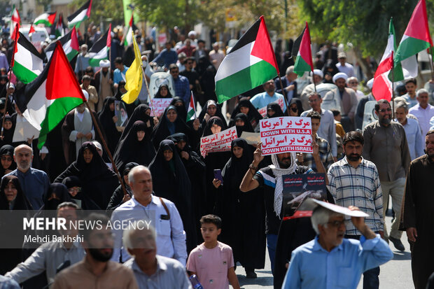 قمی‌ها در راهپیمایی «جمعه خشم» جنایت‌های اسرائیل را محکوم کردند