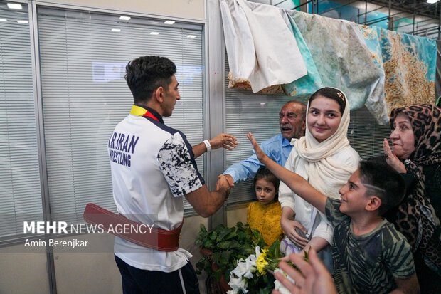 استقبال از قهرمانان مسابقات جهانی کشتی در شیراز 4