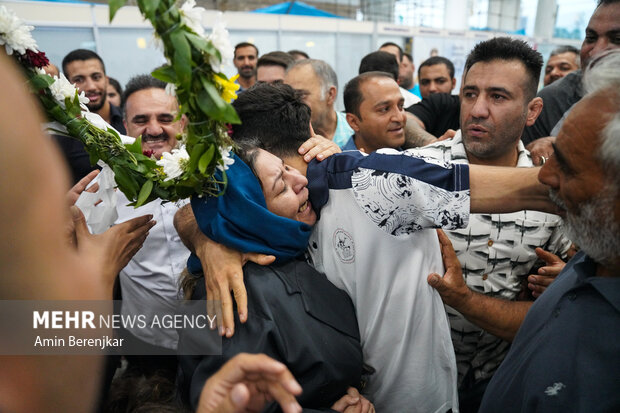 استقبال از قهرمانان مسابقات جهانی کشتی در شیراز 15