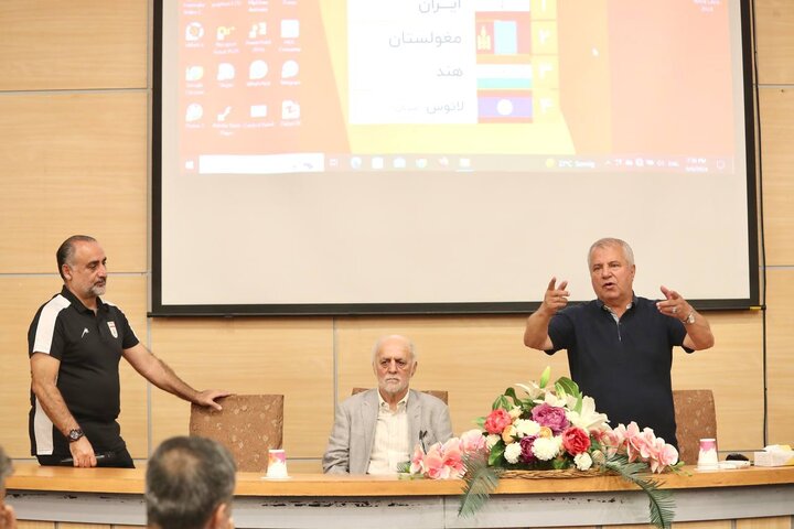توصیه پروین به بازیکنان تیمملی جوانان: بیخیال گوشی همراه شوید