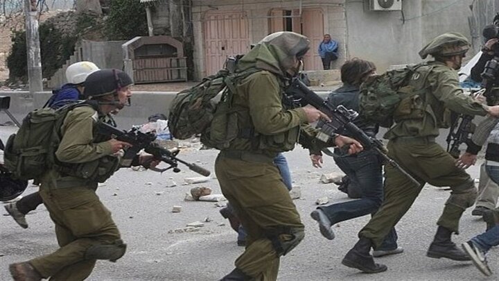 Israeli forces raid Qalandiya camp in occupied West Bank