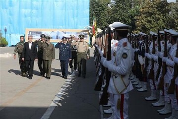 President Pezeshkian meets Iran’s senior army commanders