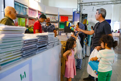 طرح «یک فروشگاه یک نمایشگاه»به مناسبت بازگشایی مدارس در زنجان آغاز شد