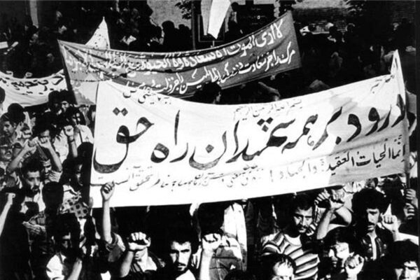 قتل عام مردم بیگناه توسط شاه نقطه عطف پیروزی انقلاب