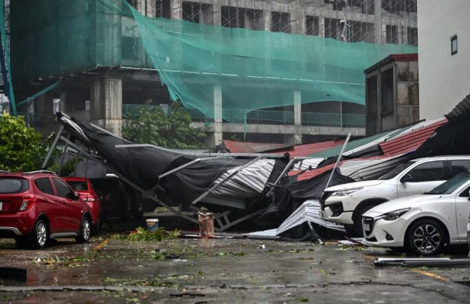 Powerful typhoon "Yagi" hit Vietnam, kills at least 4(+VIDEO)