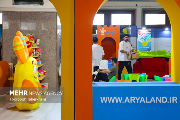 دهمین جشنواره و نمایشگاه نوشتافزار ایرانی 14