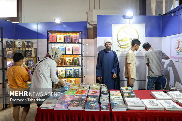 دهمین جشنواره و نمایشگاه نوشتافزار ایرانی 16