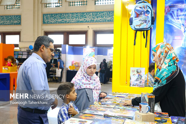 دهمین جشنواره و نمایشگاه نوشتافزار ایرانی 17