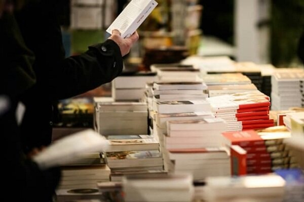 رضا امیرخانی و سیمین دانشور بعد از ادبیات پایداری؛فروش شعر، معمولی است رضا امیرخانی و سیمین دانشور بعد از ادبیات پایداری؛فروش شعر، معمولی است