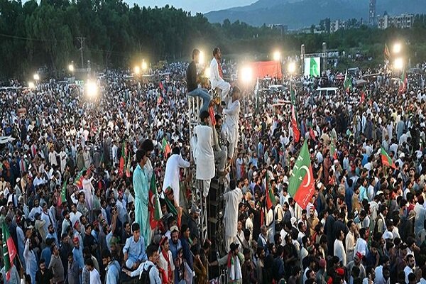 Thousands rally in Islamabad to demand ex-premier release