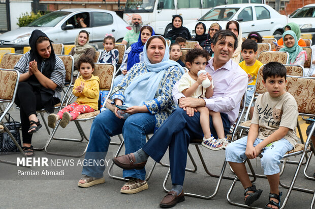 نمایش «زندگی در اعماق اقیانوس» 