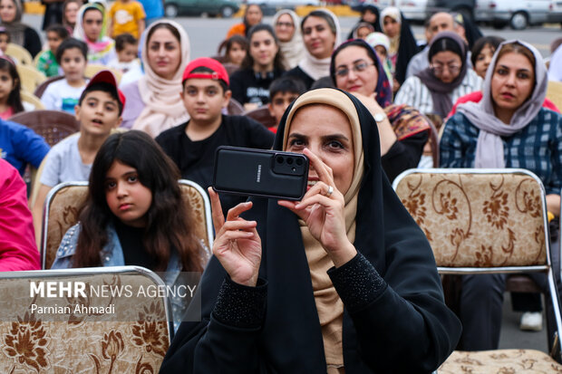 نمایش «زندگی در اعماق اقیانوس» 