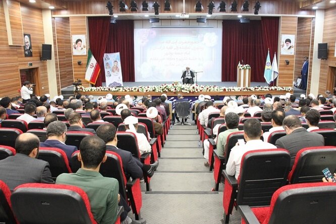 عسلویه نباید حتی یک جوان بیکار داشته باشد عسلویه نباید حتی یک جوان بیکار داشته باشد