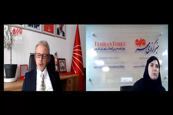 CHP, Pezeşkiyan'ın hükümetine nasıl bakıyor? İlhan Uzgel açıkladı CHP, Pezeşkiyan'ın hükümetine nasıl bakıyor? İlhan Uzgel açıkladı