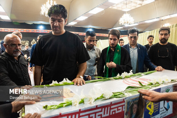 تشییع پیکر جانباز شهید احمد خدادادی در مشهد تشییع پیکر جانباز شهید احمد خدادادی در مشهد
