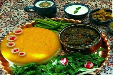 İran yemeklerinin olmazsa olmazı: Ghormeh Sabzi