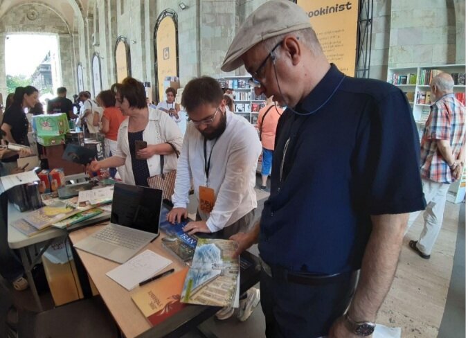 رایزنی فرهنگی ایران در ایروان بیش از 200 عنوان کتاب عرضه کرد