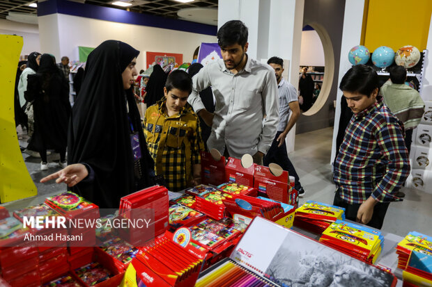 دومین نمایشگاه نوشتافزار ایرانی در مشهد 4