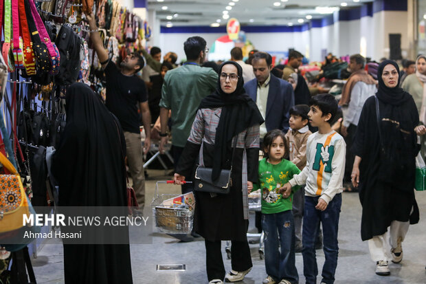 دومین نمایشگاه نوشتافزار ایرانی در مشهد 17