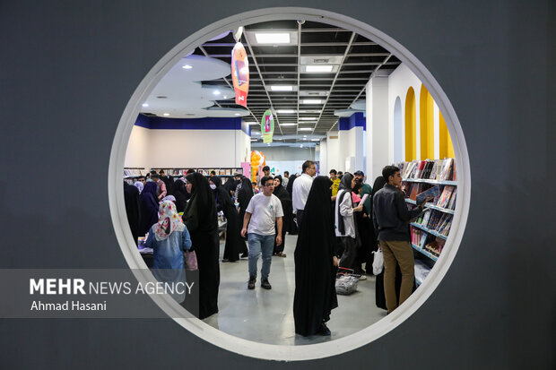 دومین نمایشگاه نوشتافزار ایرانی در مشهد 8