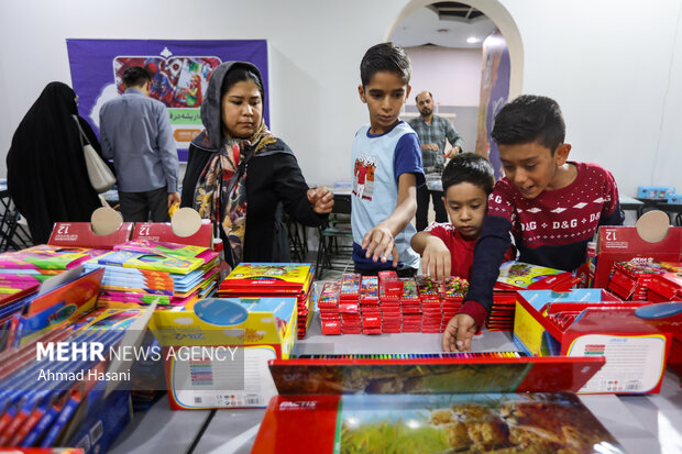 دومین نمایشگاه نوشتافزار ایرانی در مشهد 16