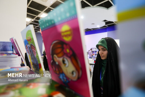 دومین نمایشگاه نوشتافزار ایرانی در مشهد 22