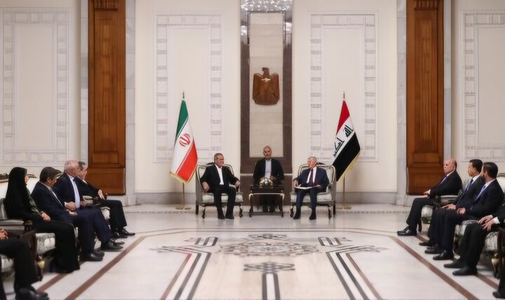 Pezeşkiyan Bağdat'ta Irak Cumhurbaşkanı ile görüştü Pezeşkiyan Bağdat'ta Irak Cumhurbaşkanı ile görüştü