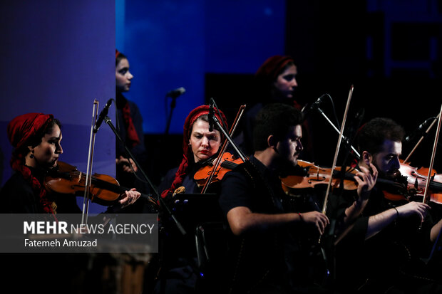 کنسرت نمایش پیروز و پریزاد