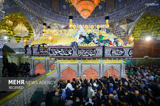 امام عسکری(ع) با شبکه وکالت، شیعه را به عصر غیبت هدایت کرد امام عسکری(ع) با شبکه وکالت، شیعه را به عصر غیبت هدایت کرد