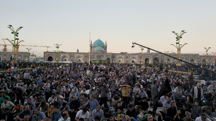 شور زائران و مجاوران بارگاه رضوی در بزرگترین محفل قرآنی جهان