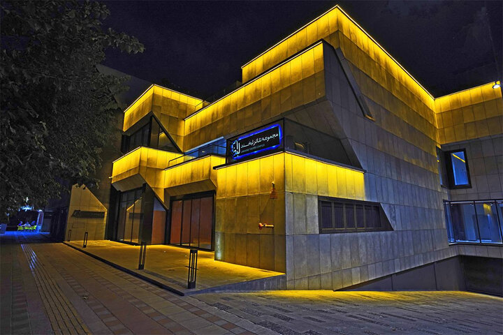 «شکستن امواج» روی صحنه میرود