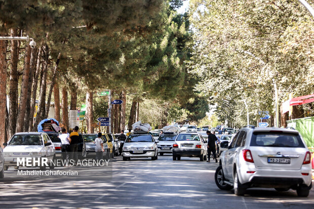 اسکان مسافران تابستانی مشهد در بوستان غدیر