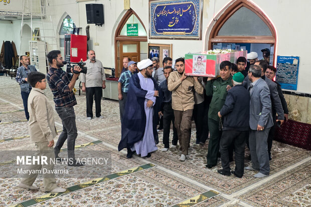 مراسم وداع با شهید مدافع وطن «پارسا سوزنی» در شیروان