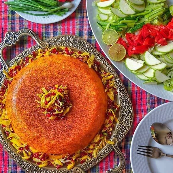 Safranlı İran pilavı; Tahçin