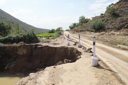 قطع شدن راه ارتباطی سراب باغ آبدانان به دلیل سیلاب