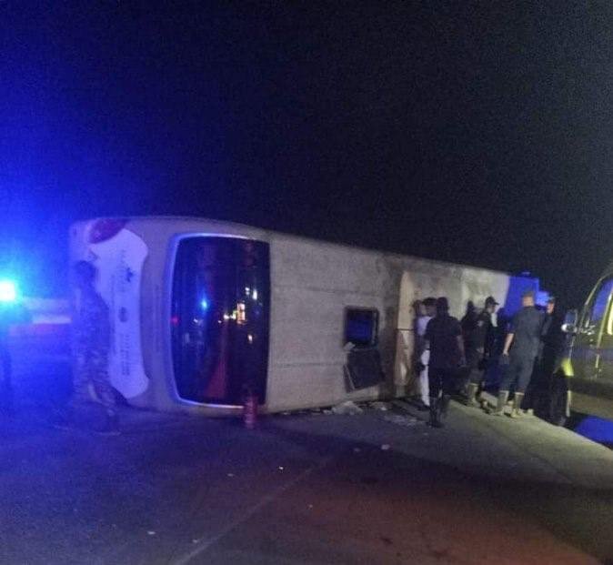 Bus carrying 43 tourists overturns on Suez-Cairo Road