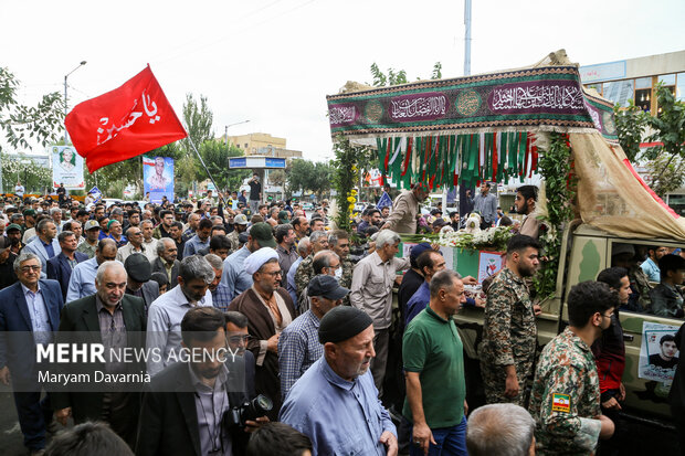 تشییع پیکر مرزبان شهید «پارسا سوزنی» در شیروان