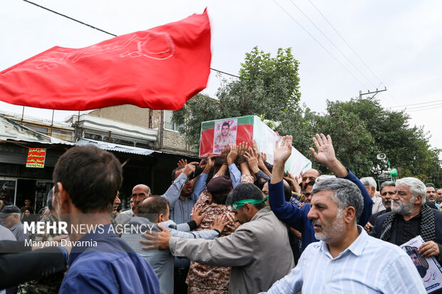Serdeşt halkı yeni bulunan şehitleri ağırlıyor Serdeşt halkı yeni bulunan şehitleri ağırlıyor