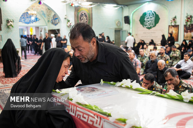 تشییع پیکر مرزبان شهید «ابوالفضل ربیع‌زاده» در مشهد