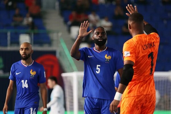 چهره 8 تیم صعودکننده مشخص شد / ایران و خروسها پرواز کردند! 2