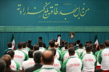 ڕێبەری ئێران: کاری وەرزش ئەبێ بەهەند وەربگیردرێت