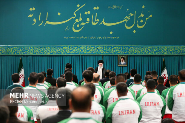 دیدار اعضای کاروانهای اعزامی به المپیک و پارالمپک با رهبر انقلاب 5