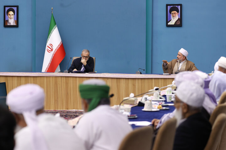 Pezeshkian meets Sunni scholars and clerics on unity week