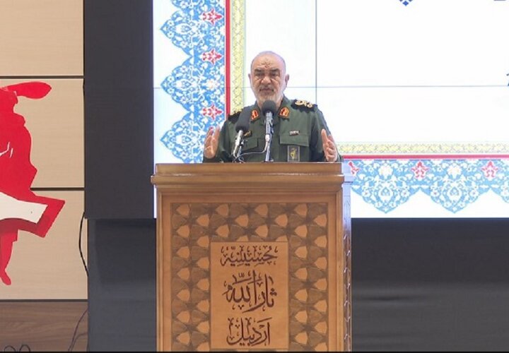 ایران با هیچ ظالمی سر سازش ندارد ایران با هیچ ظالمی سر سازش ندارد