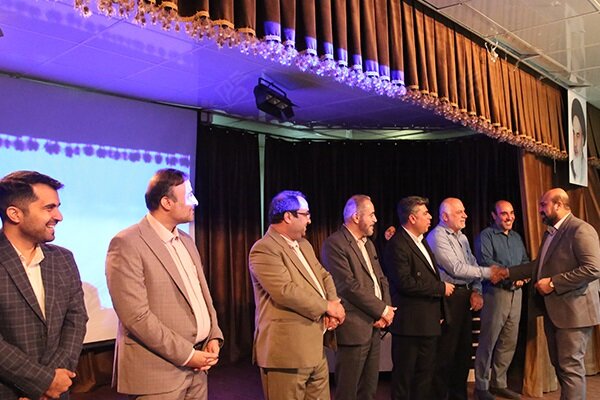 مدیران و کارکنان برتر دانشگاه علوم پزشکی بوشهر تجلیل شدند مدیران و کارکنان برتر دانشگاه علوم پزشکی بوشهر تجلیل شدند