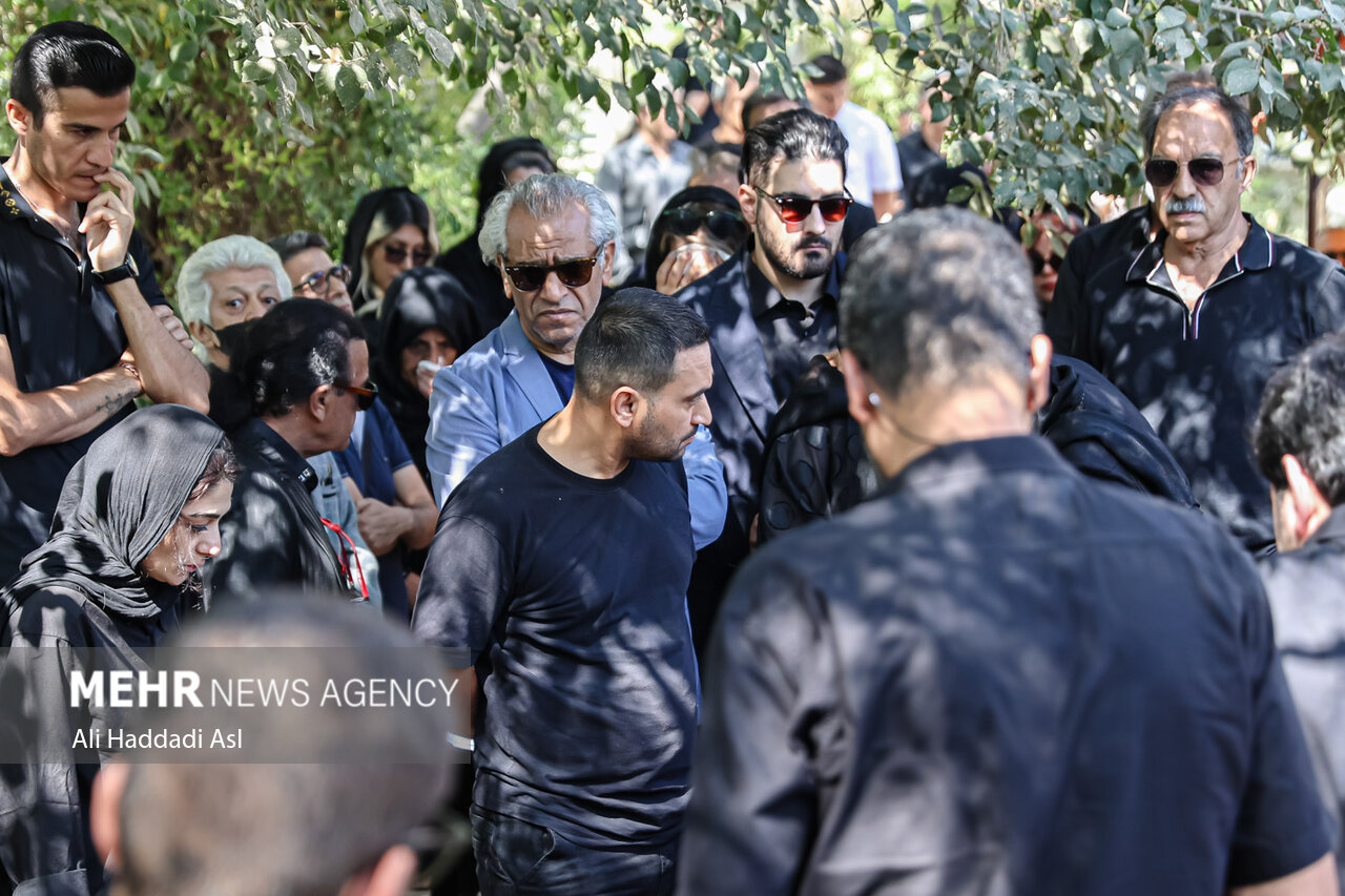 صدرالدین حجازی به خانه ابدی بدرقه شد/ پدرم دلی نقش بازی میکرد