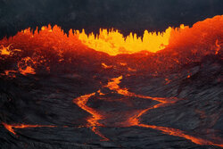 شعری برای «شعر»؛ بی‌تو پربسته‌ام بیا ای شعر!