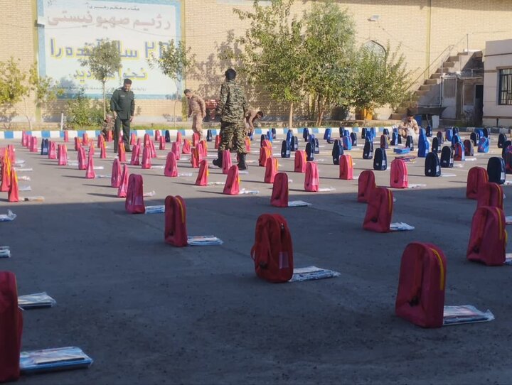 ۳۵۰ بسته نوشت افزار در شهرستان خواف توزیع می‌شود