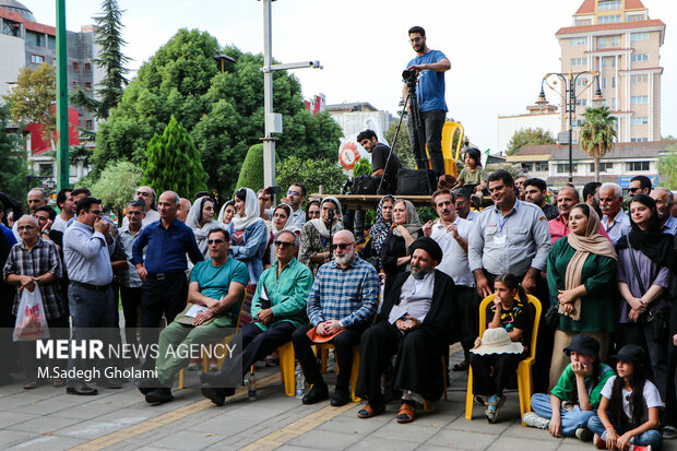 جشنواره تئاتر خیابانی شهروند در لاهیجان