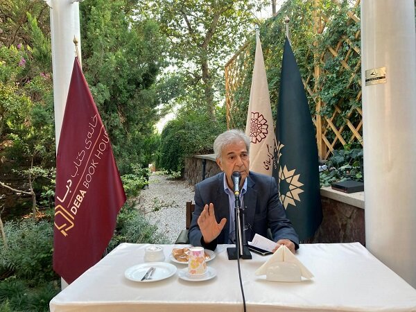 کار ادبیات ما هویتسازی فردی و ملی است